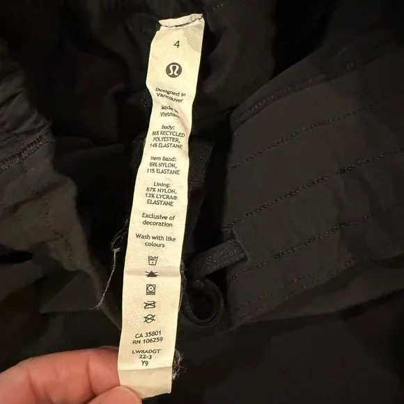 Lululemon Hotty Hot High-Rise Running Skirt Black Size 4 Built-In Liner - Picture 4 of 11